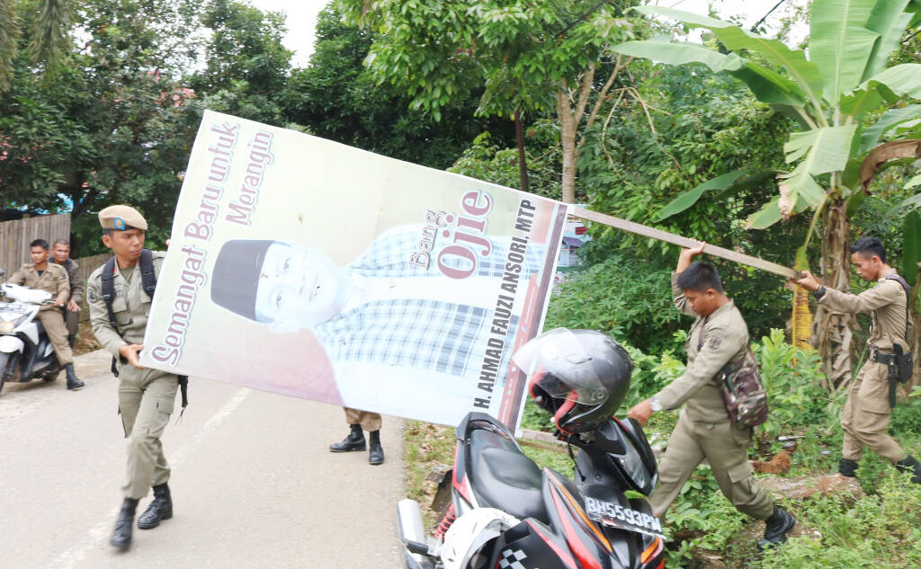 Sekda Lepas Tim Penurun Atribut Cabup Merangin