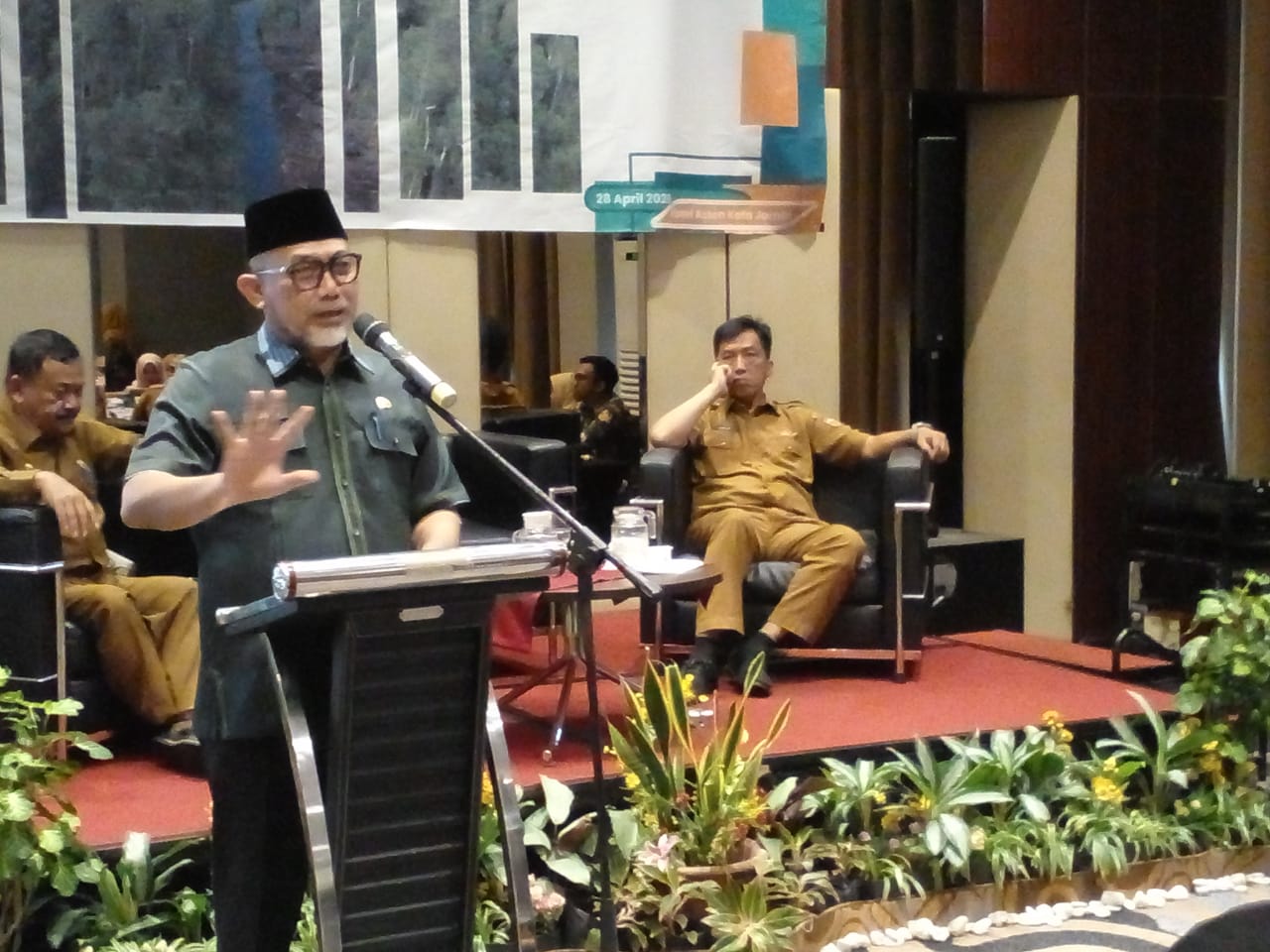 Sekda Sudirman Buka Konsultasi Publik Penyusunan Draf Dokumen RPPEG Kabupaten Tanjung Jabung Timur