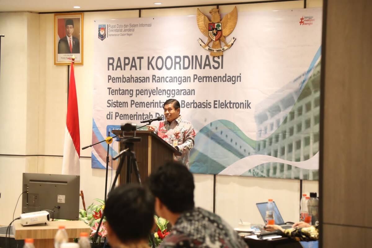 Sekjen Kemendagri Dorong Penerapan SPBE Semudah Aplikasikan WhatsApp