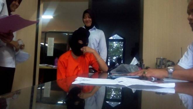 Selain Jadi Mucikari, Janda Muda Ini Juga Ikut Jajakan Diri
