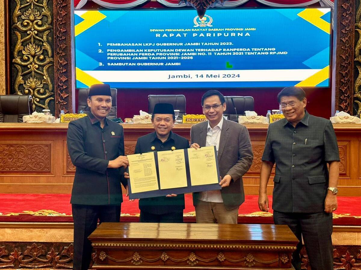 Semua Fraksi DPRD Jambi Sepakati Perubahan Perda RPJMD 2021-2026