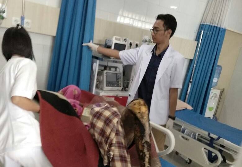 Sendirian di Rumah, Seorang Kakek Nyaris Tewas Terbakar