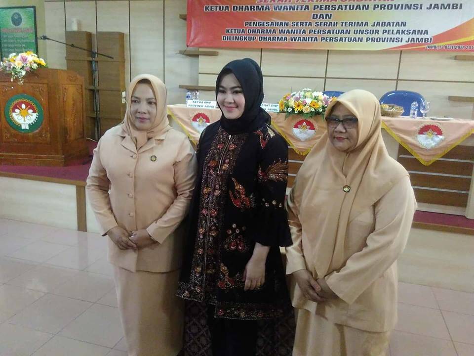 Serah Terima Jabatan Dharmawanita Provinsi Jambi