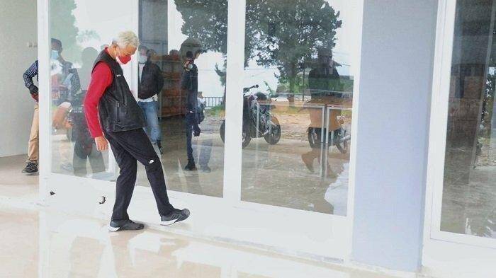 Sesuai Spesifikasi Proyek, Tembok SMA Negeri Ditendang Gubernur