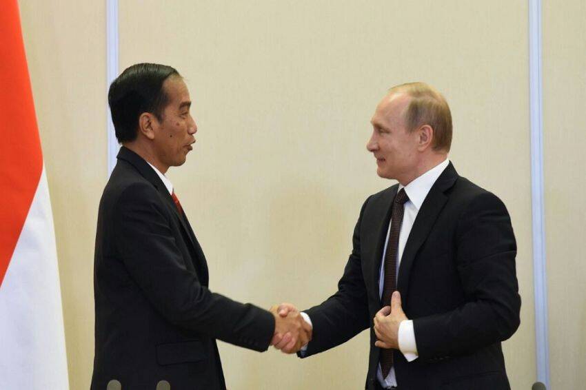 Simak Kata Putin Bertemu Jokowi di Rusia