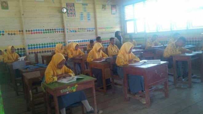 Siswa SMA Yayasan Pengabuan Masih &#8220;Nebeng&#8221; Ruang Belajar