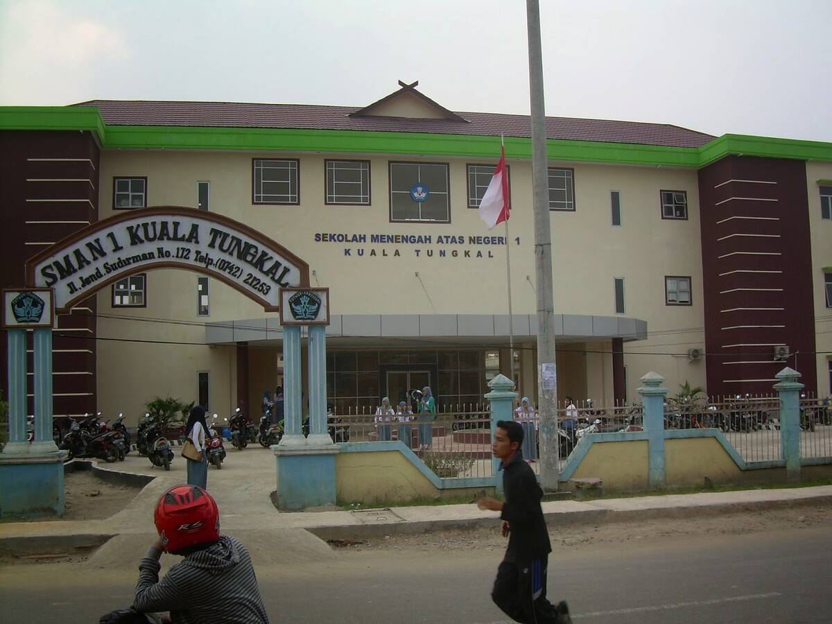 SMAN 1 Kualatungkal Minim Moublier