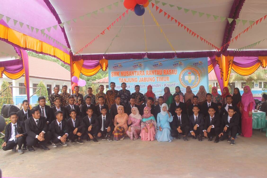 SMK Nusantara Tanjabtim Lepas Siswa Dua Jurusan