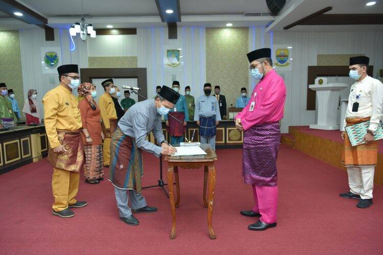 Sudirman Lantik 54 Pejabat Fungsional Jambi