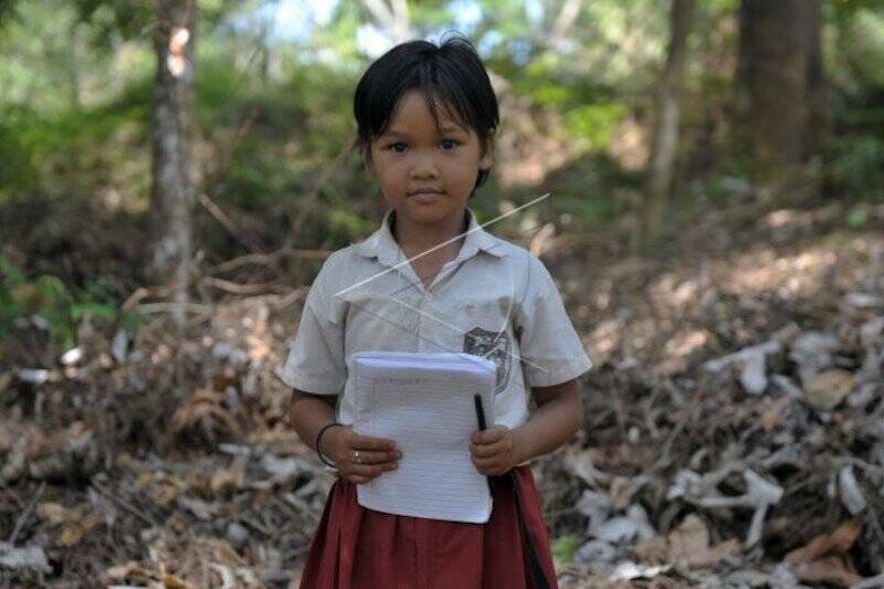 Suku Anak Dalam Siswa Batanghari Terima Beasiswa dari Pemkab Muba