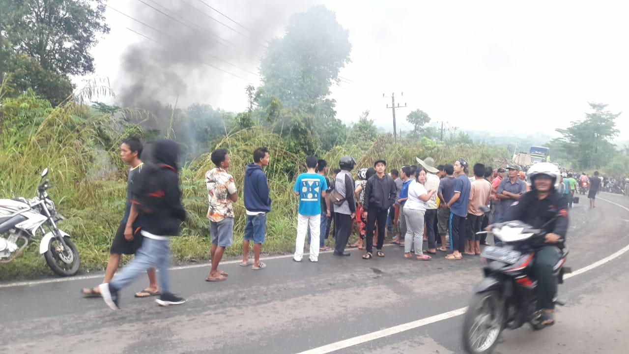 Tabrak Pelajar SMK Truk Batubara Dibakar Massa
