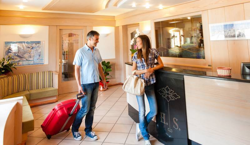 Tamu Hotel Capai 30.326 Orang