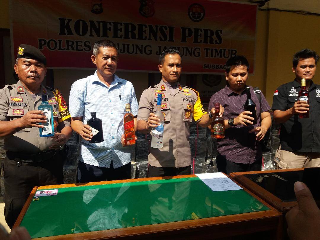 Tangkapan Ribuan Miras Berencana Akan Dibawa ke Palembang