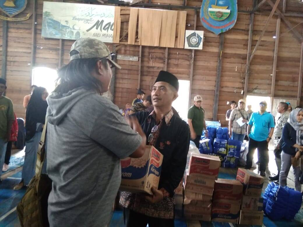 Tanjab Timur Peduli Salurkan Bantuan Untuk Korban Kebakaran di Pangkal Duri