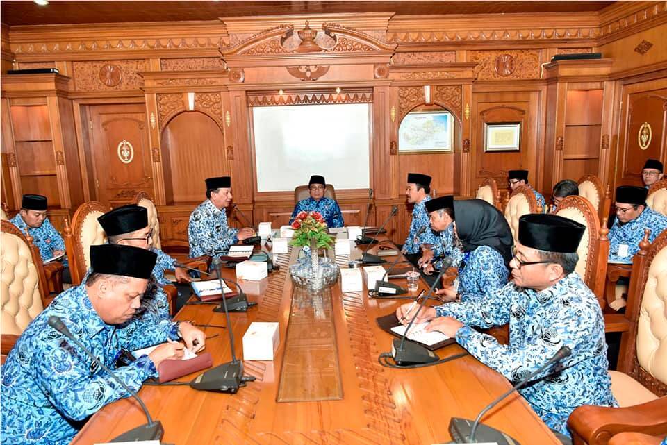 Targetkan Pelaksanaan Program Maksimal, Fachrori Pimpin Rapat Staf Lengkap