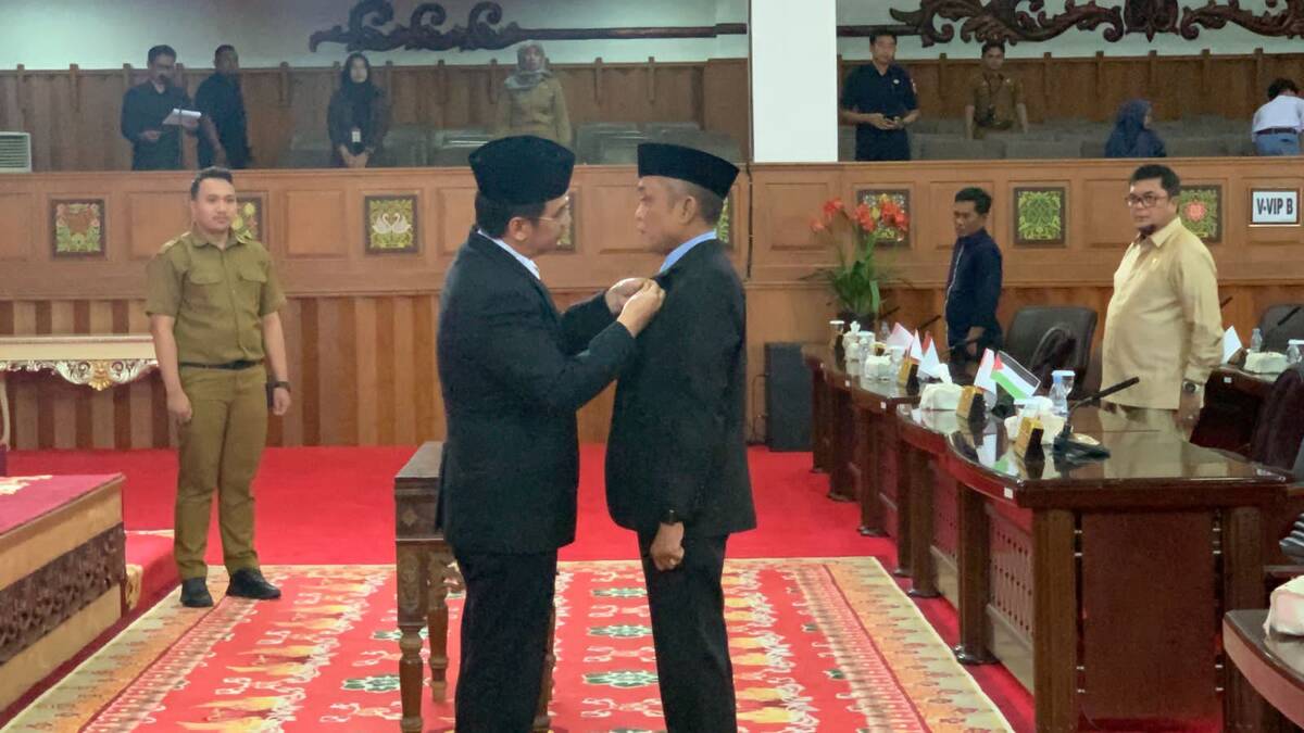 Taufik Gantikan Bustami Yahya sebagai Anggota DPRD Jambi