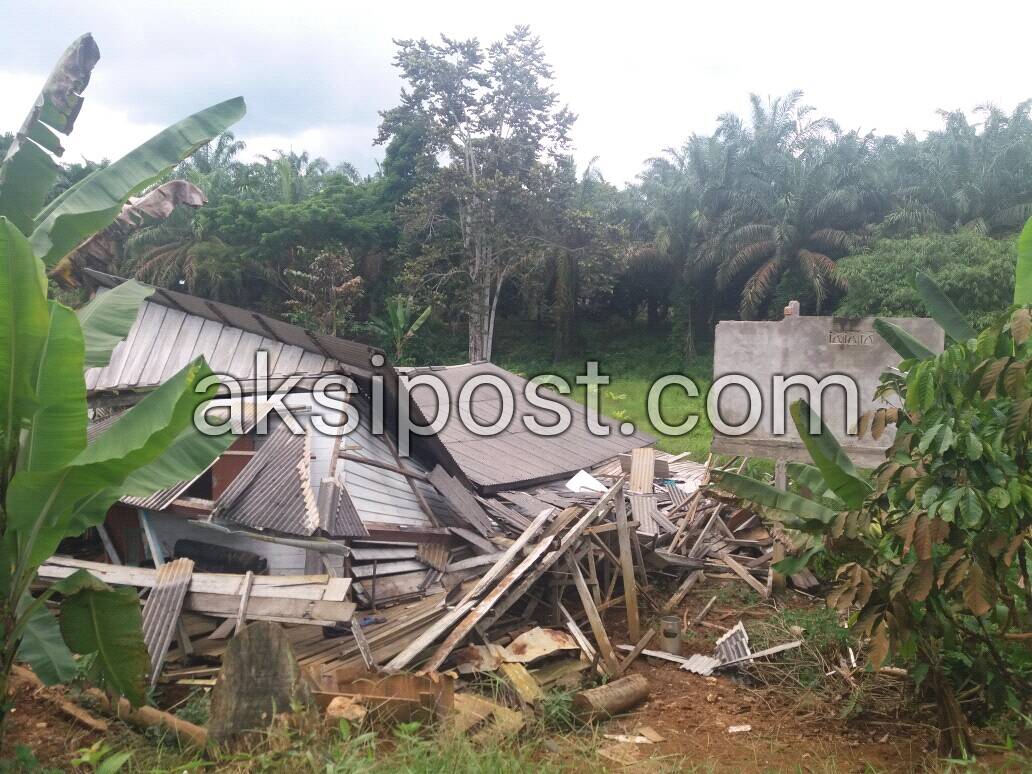 Tengah Istirahat, Rumah Yang Ditempati Agus Roboh