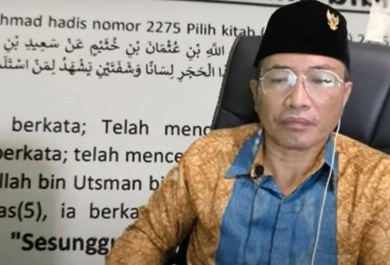 Tersangka Kasus Penistaan Agama Kena Hajar Irjen Napoleon