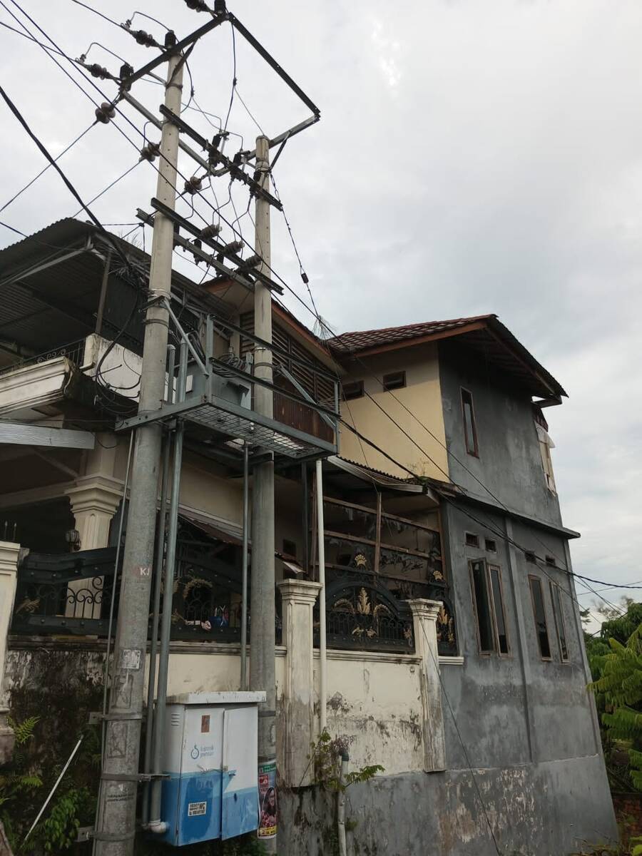 Tiang dan Trafo Listrik Berdiri di Halaman Rumahnya, Warga Kota Jambi Keberatan Ditagih Rp39 Juta oleh PLN