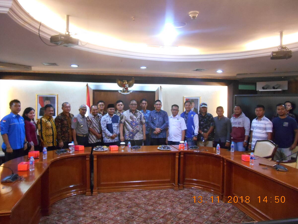 Tim Peduli Bencana Tanjabtim Serahkan Bantuan Palu