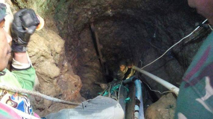 Tim SAR Kesulitan Evakuasi Penambang Emas Terjebak