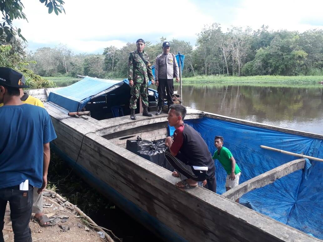 TNI-Polri Kawal Pengiriman Surat Suara di Perairan Sungai Batanghari