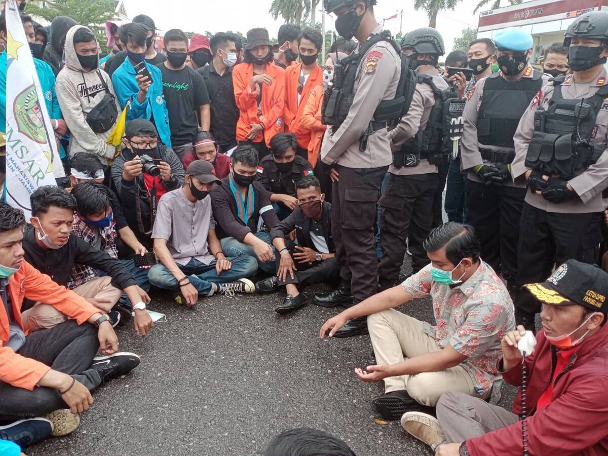 Tolak UU Ciptaker, DPRD Jambi Surati Jokowi