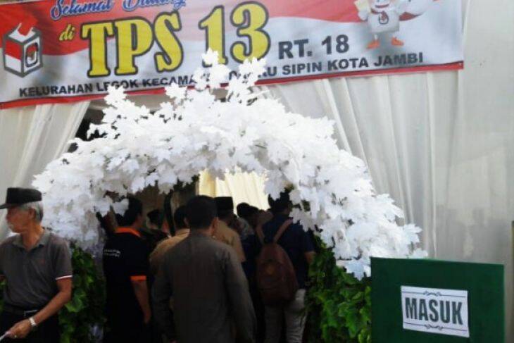 TPS Danau Sipin Jambi Bersuasana Resepsi Pernikahan