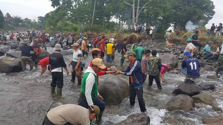 Tradisi “Canang Goro” Peninggalan Leluhur Mulai Menghilang