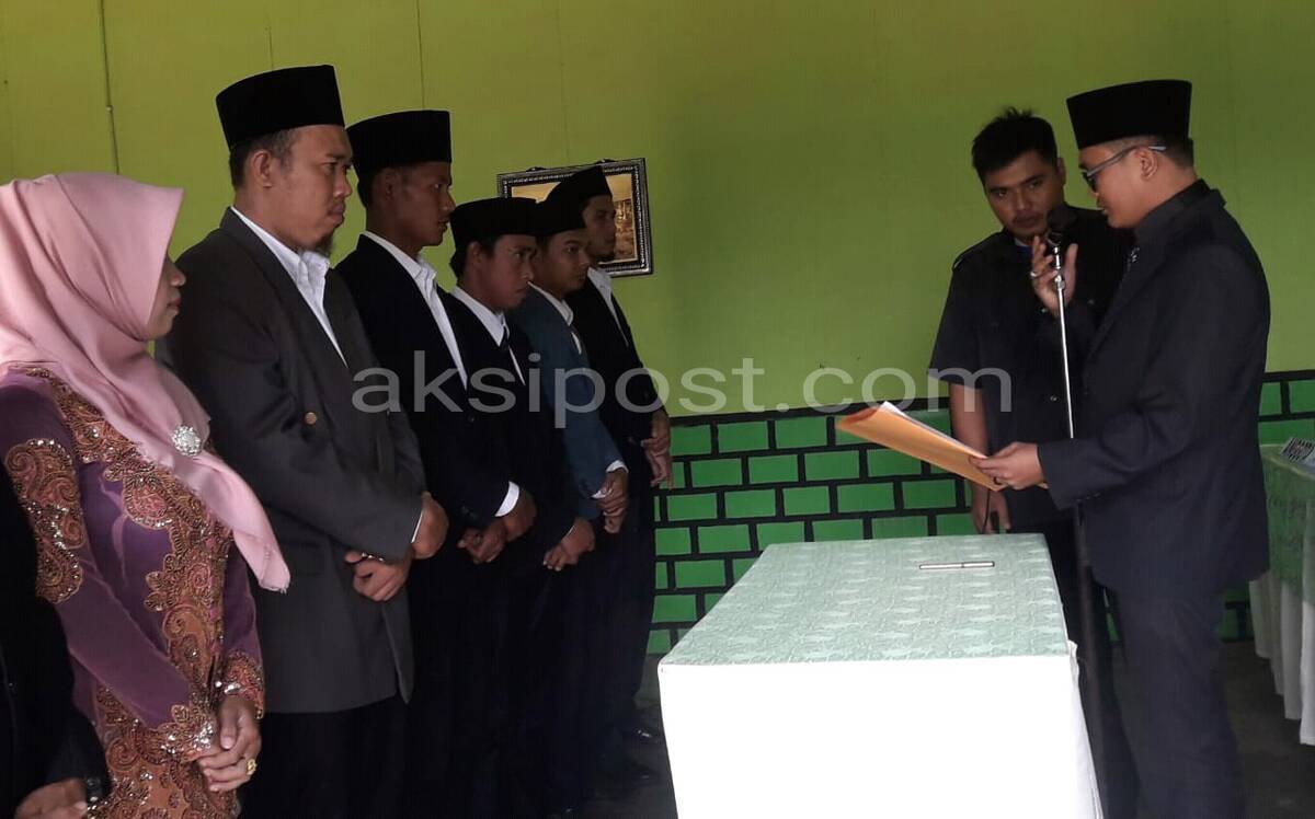 Tujuh Anggota Panwaslu Kelurahan Sabak Barat Dilantik