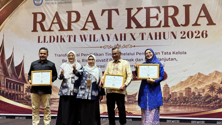 UM Jambi Raih Anugerah LLDIKTI X Pertama Kali Berkat Pengelolaan Media Sosial Unggul