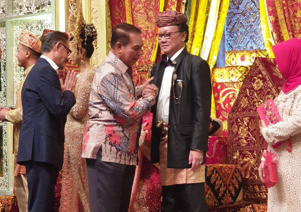 Usman Ermulan dan Ir.Hj.Esrita Usman Ermulan Hadiri Resepsi Pernikahan Putra Tjahjo Kumolo