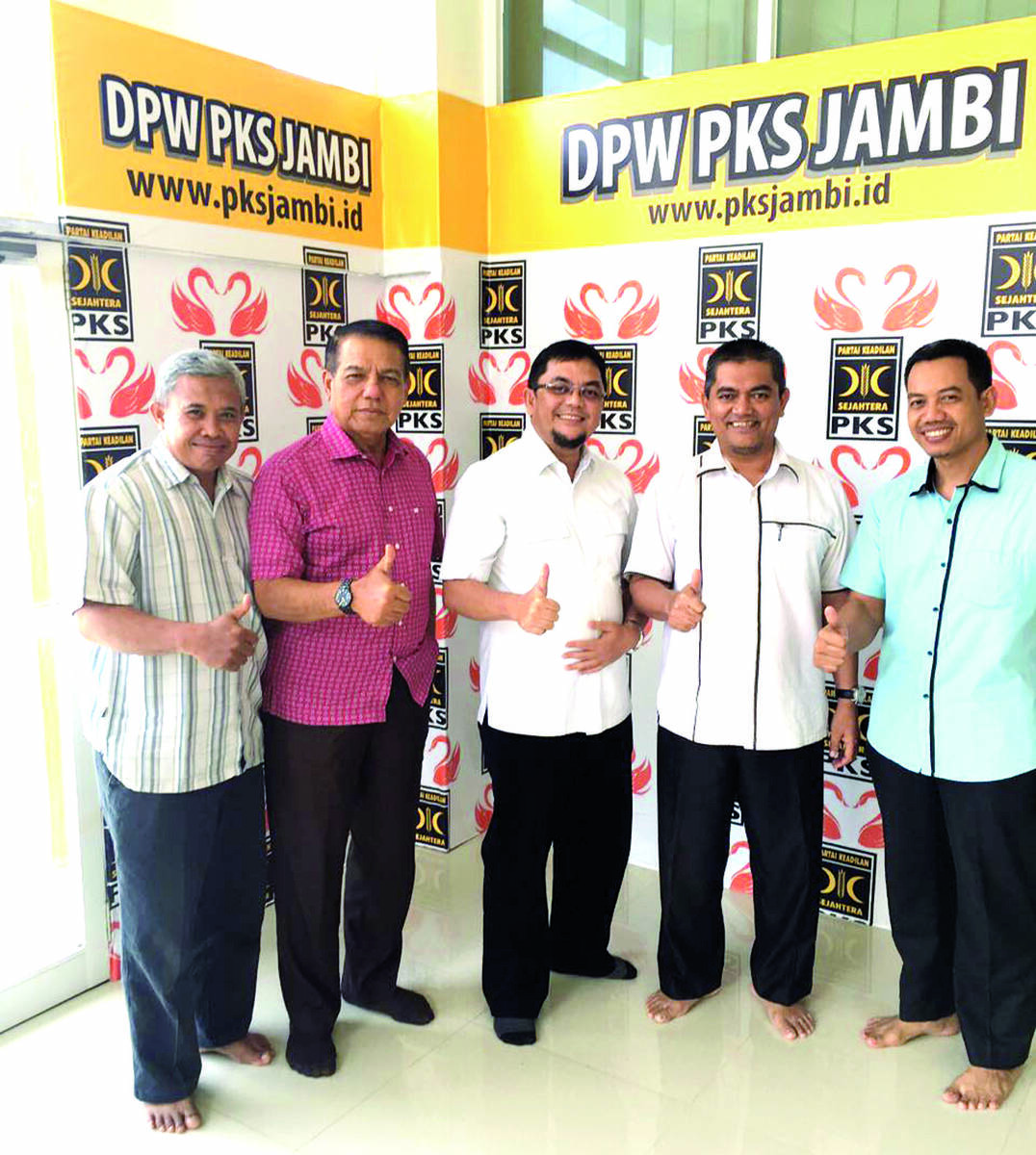 Usman Ermulan Juga Sambut Kedatangan IW di Kantor DPW PKS