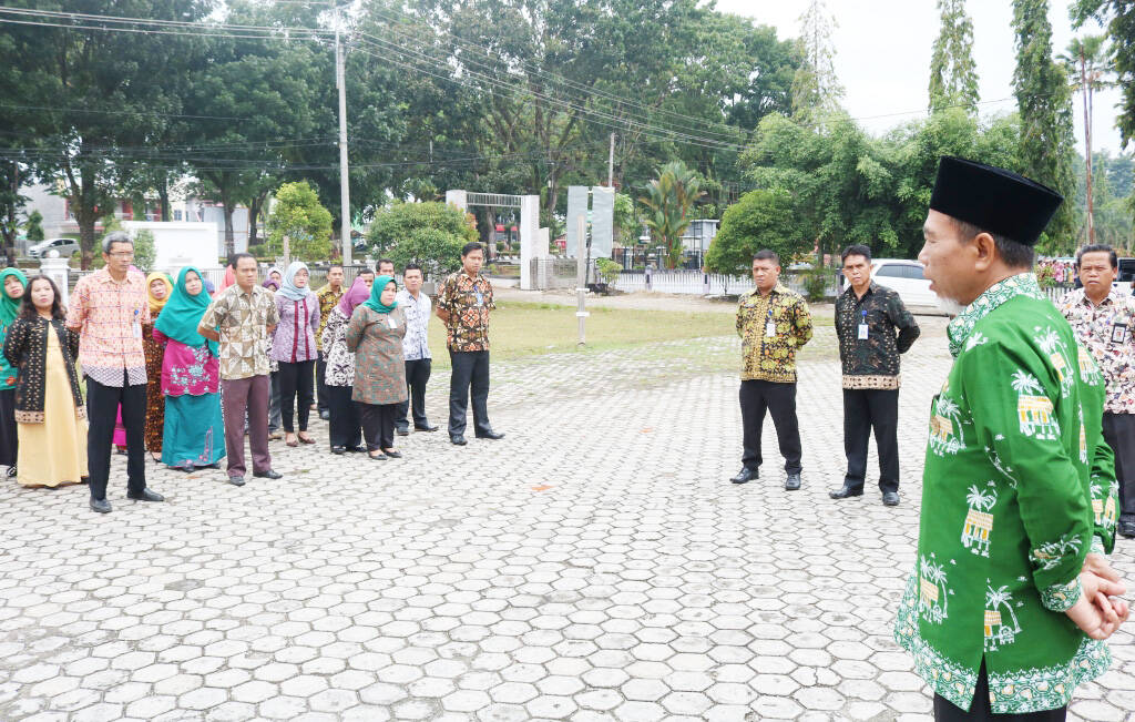 Wabup Merangin Gelar Apel di DPMD, Ajak Pimpinan OPD Bina Desa Tertinggal