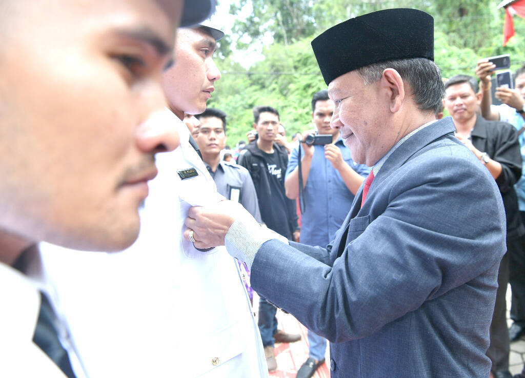 Wabup Merangin Lantik Tiga Kades di Sungai Manau