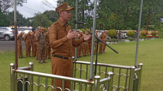 Wabup Muslimin Pimpin Apel Perdana