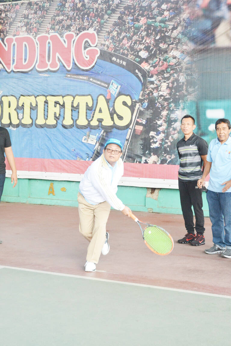Wagub Buka Turnamen Tenis Lapangan Piala K3 Petro China