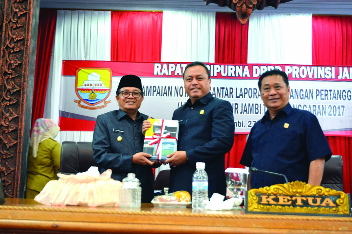 Wagub Sampaikan Poin-Poin LKPJ di Rapat Paripurna DPRD Provinsi Jambi