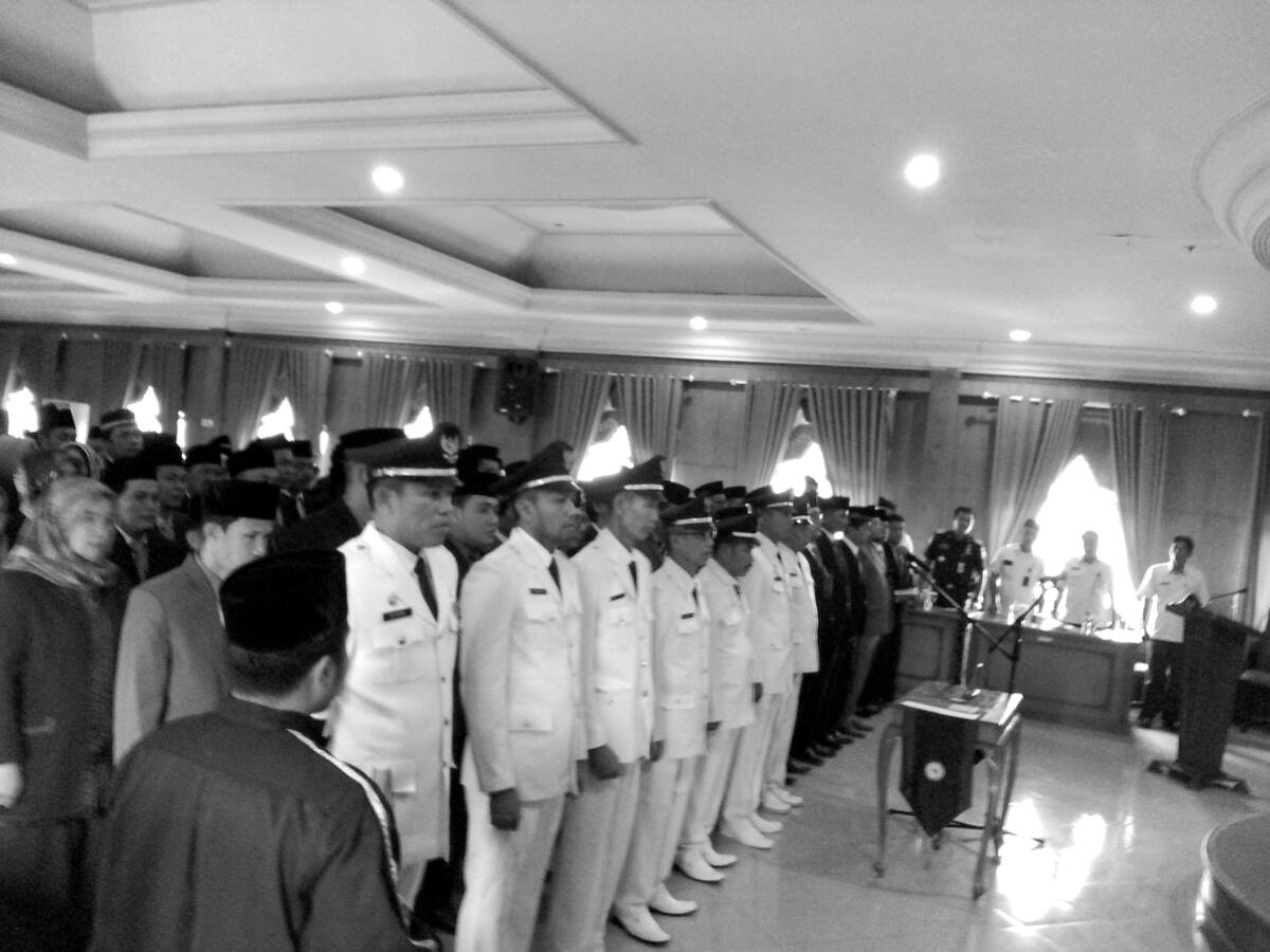 Wajah Tengang Pejabat Eselon III dan IV Sebelum Pengambilan Sumpah