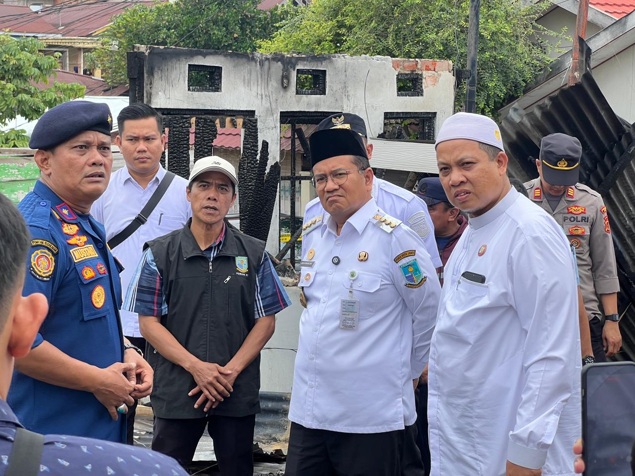 Wali Kota Maulana Beri Bantuan Tanggap Darurat Korban Kebakaran