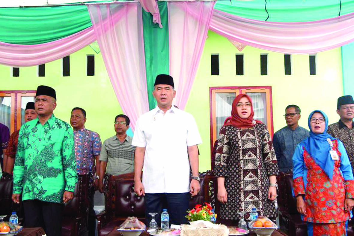 Walikota Fasha Didampingi Isteri, Resmikan Bangunan Sekolah SD 181/IV Kecamatan Jelutung