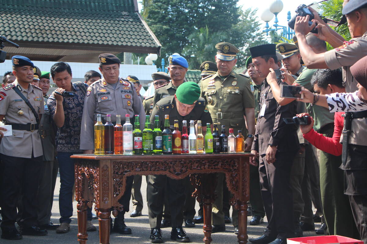 Walikota Musnahkan Ribuan Miras