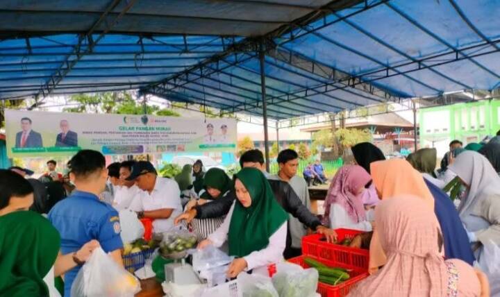 Warga Batanghari Sudah Mengantre Sejak Pagi, Ternyata oh Ternyata