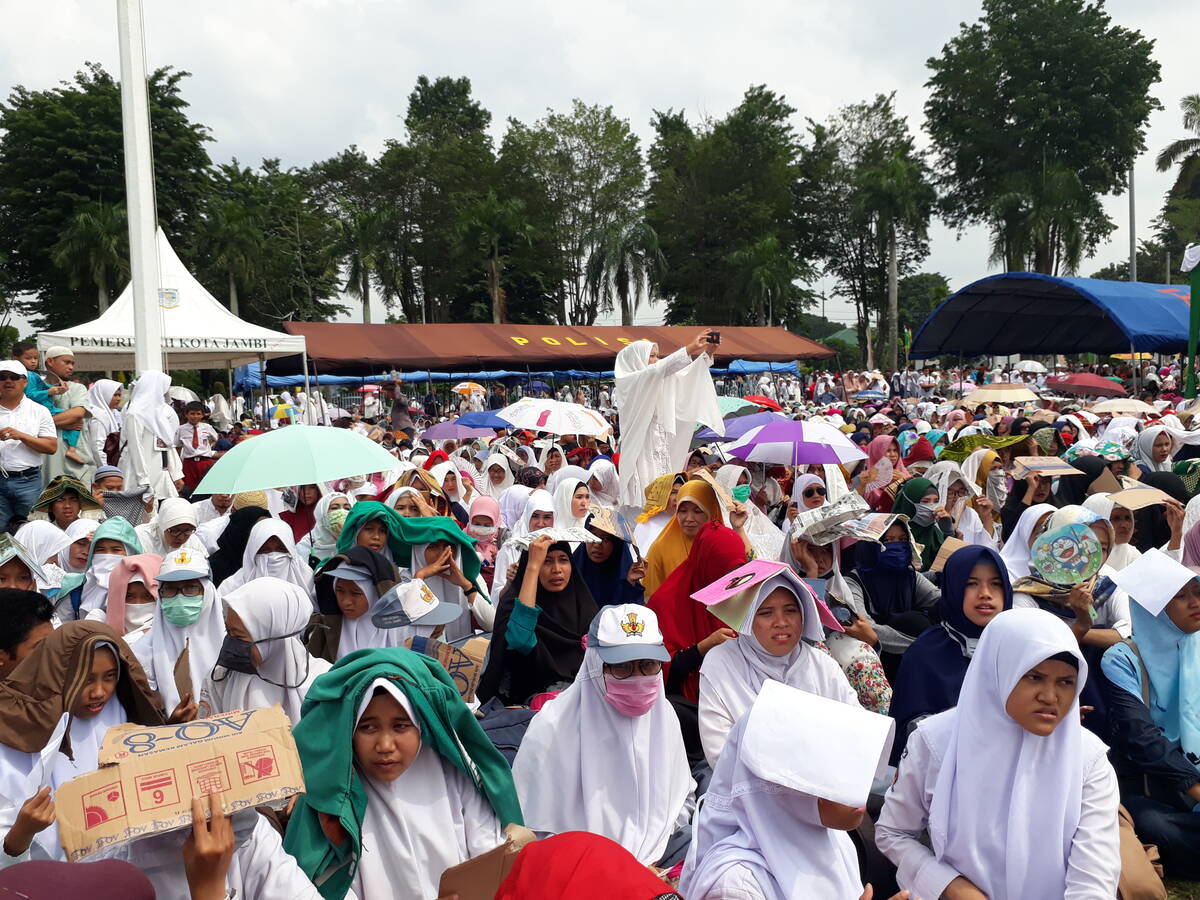 Warga Jambi Padati Ceramah Abdul Somad
