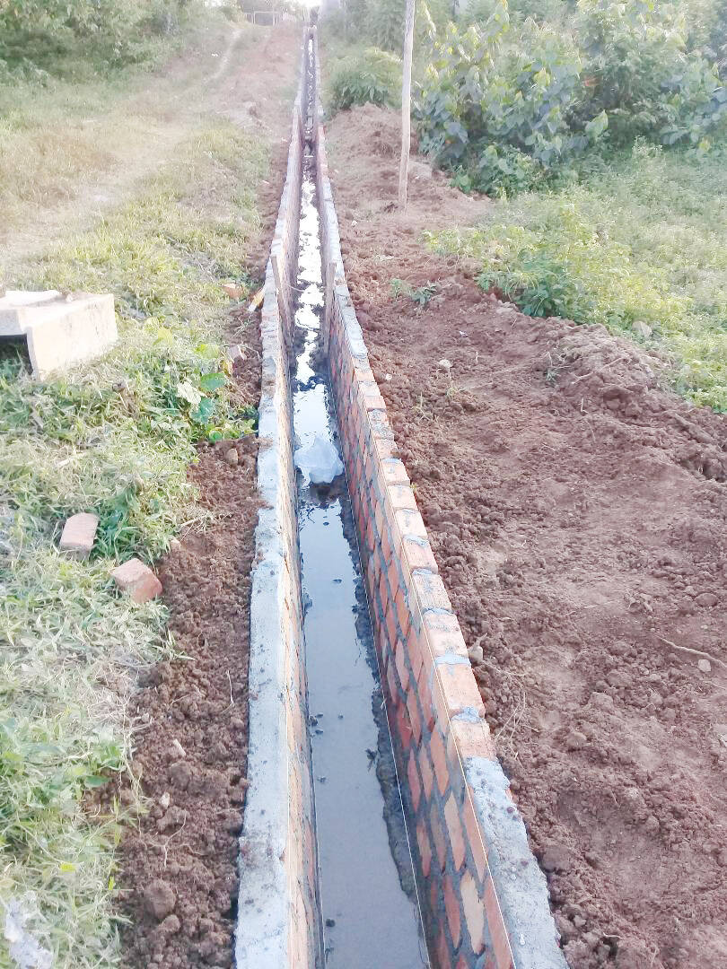 Warga Kecewa Drainase Dikerjakan Asal Jadi