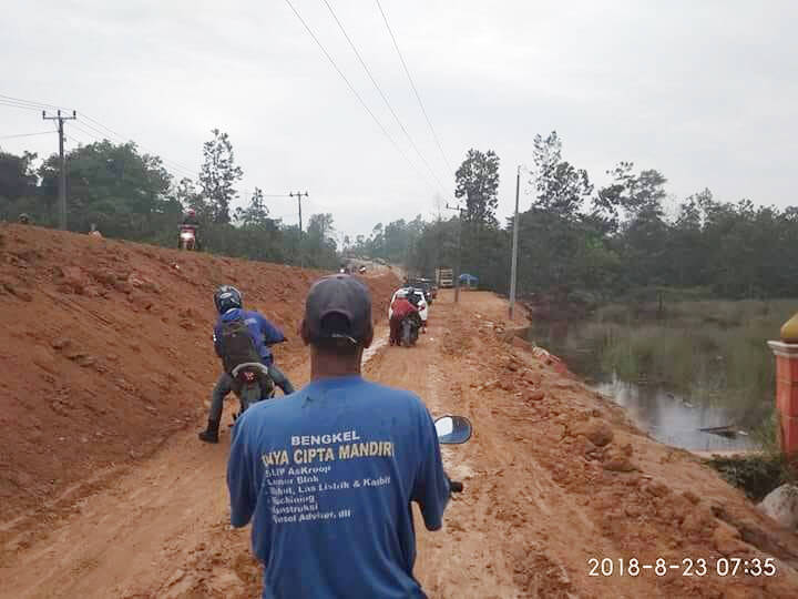 Warga Sebut Jalan Alternatif Tak Layak