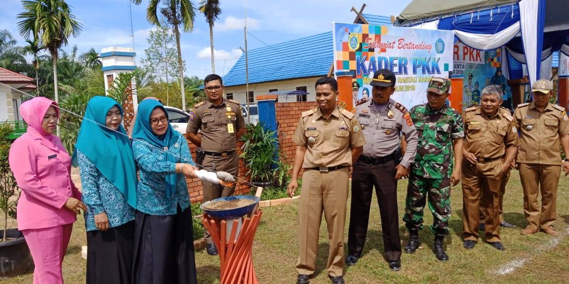 Wirdayanti Romi Buka Jambore PKK Rantau Rasau