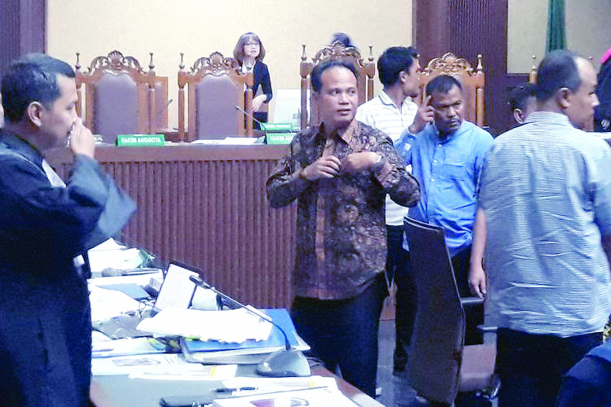 Zola Ingin Bawahannya &#8220;Total, Royal, Loyal&#8221;